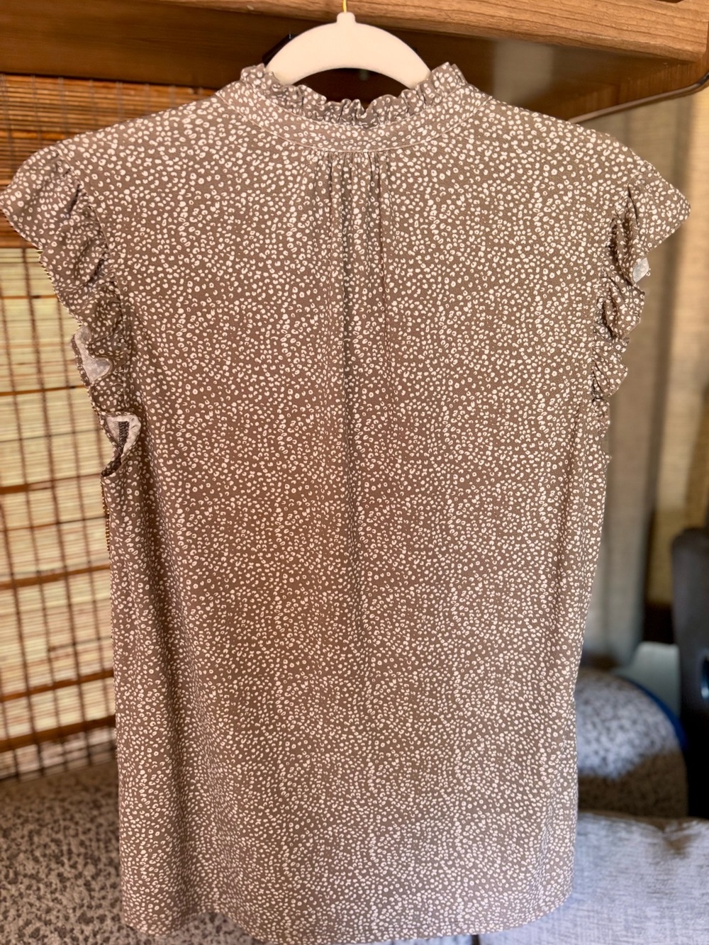 Adrianna Papell Taupe and White Tie-Neck Flutter Sleeve Tunic - Picture 6 of 9